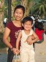 Jeune fille Thaïe et son fils