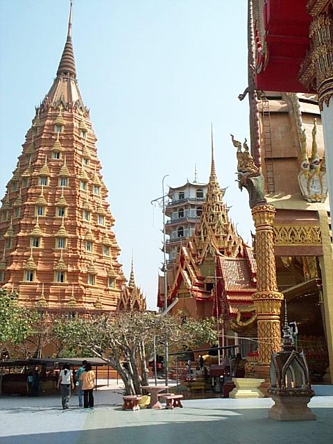 Kanchanaburi - Wat Tham Seua